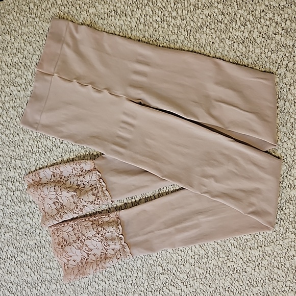 HUE Accessories - HUE Tights Footless Lace Cuffs Blush Pink Mauve Dusty Rose Tites Sz XS / S